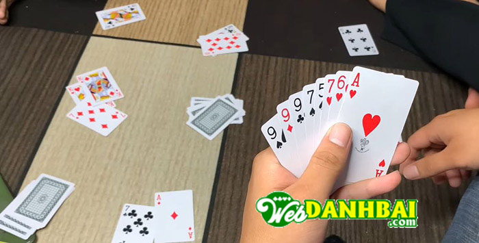 các kiểu chơi bài