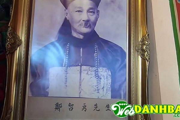 cờ bạc nên thờ ai